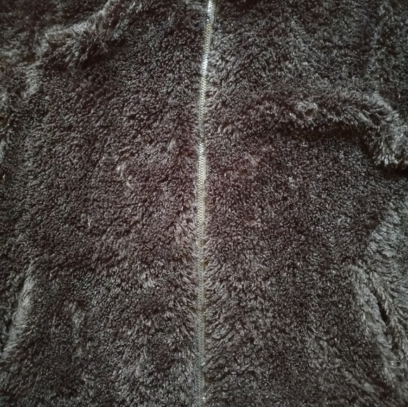 Fluffy Pleasant Pheasant faux fur full zip jacket black made in Canada size larg - Picture 7 of 7